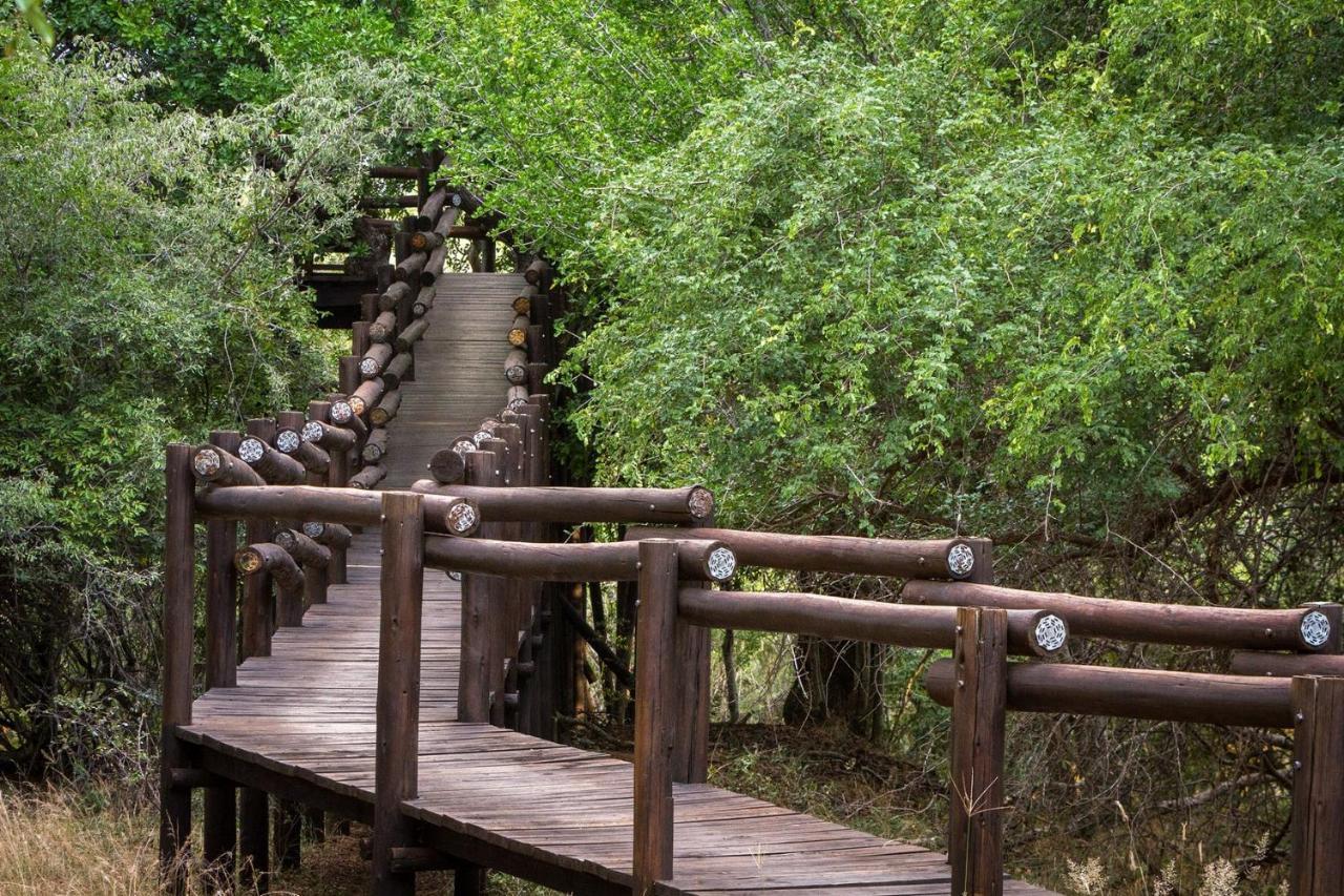 Serondella Safari Lodge ธอร์นีบุชเกมรีเซิร์ฟ ภายนอก รูปภาพ